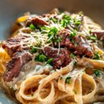Pikantes Steak Gorgonzola Alfredo mit Cremiger Parmesan Soße